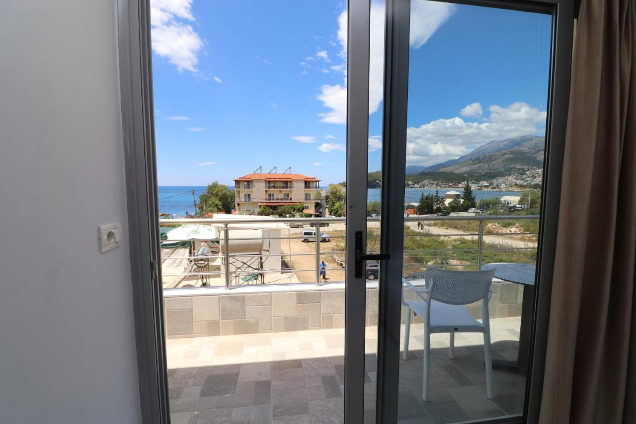Vourtaréa Guesthouse Himare Esterno foto