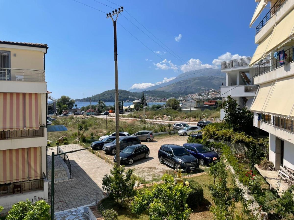 Vourtaréa Guesthouse Himare Esterno foto