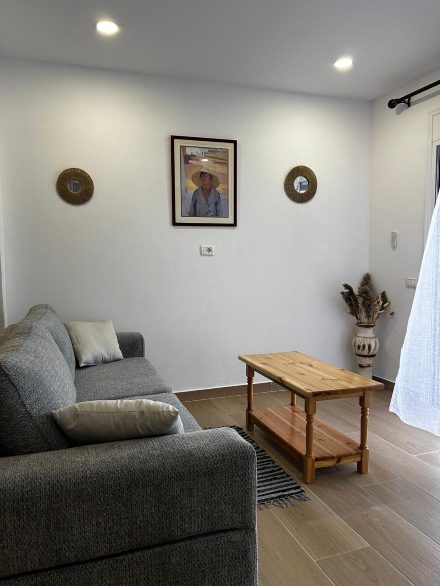 Vourtaréa Guesthouse Himare Esterno foto